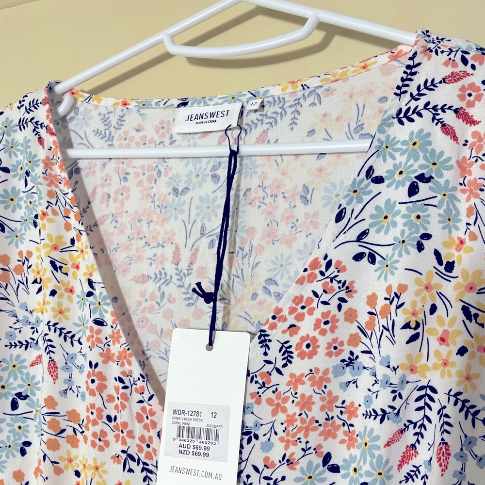 JEANSWEST | Sonia V Neck Casual/ Summer Dress | Coral Print | NWT | Size 12 - Picture 8 of 11